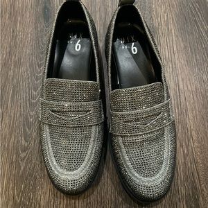 Cute silver glitter mix 6 loafers